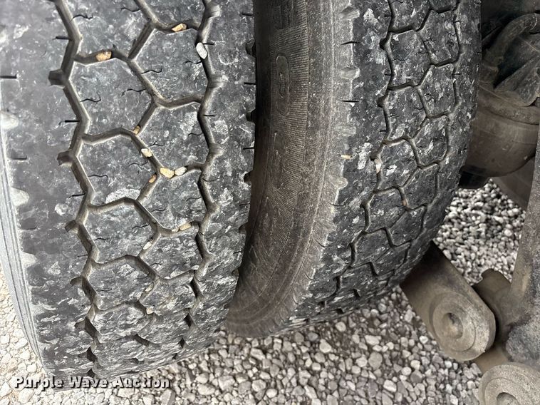 image for item DM1914 2012 Kenworth T800 Series box truck