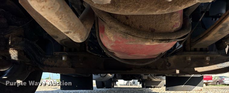 image for item DM1919 2015 Peterbilt 579 semi truck