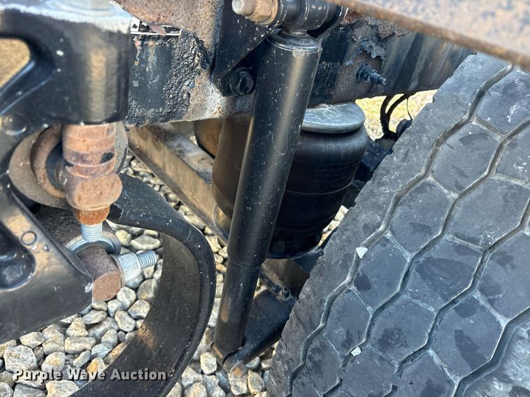 image for item DM1919 2015 Peterbilt 579 semi truck