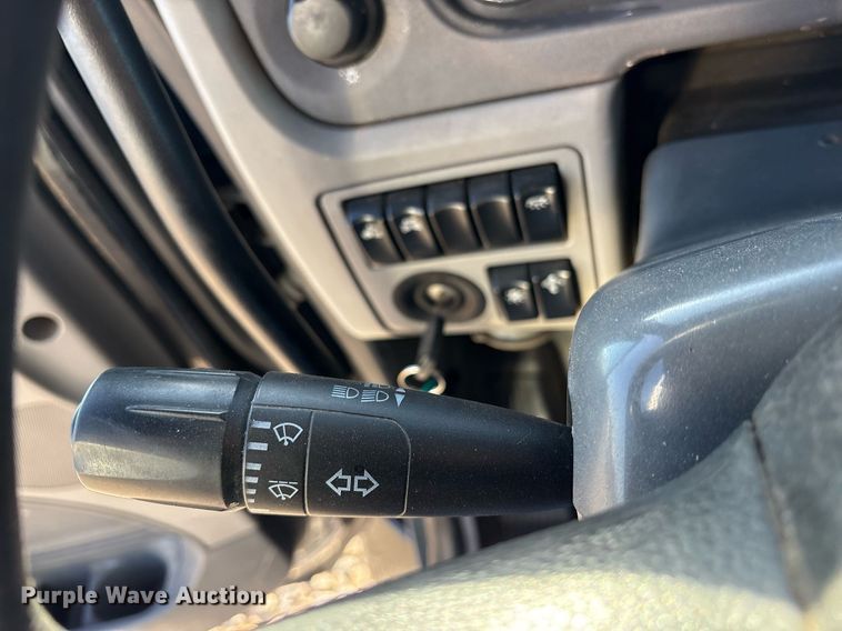 image for item DM1919 2015 Peterbilt 579 semi truck