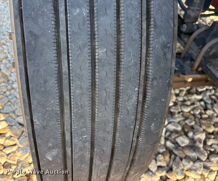 image for item DM1919 2015 Peterbilt 579 semi truck