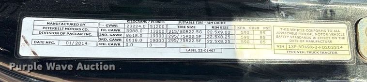 image for item DM1919 2015 Peterbilt 579 semi truck