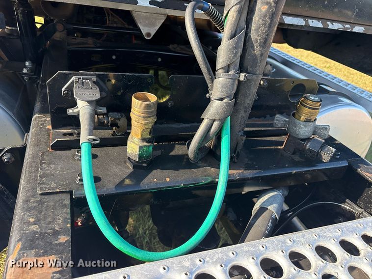 image for item DM1920 2007 Western Star 4900 semi truck