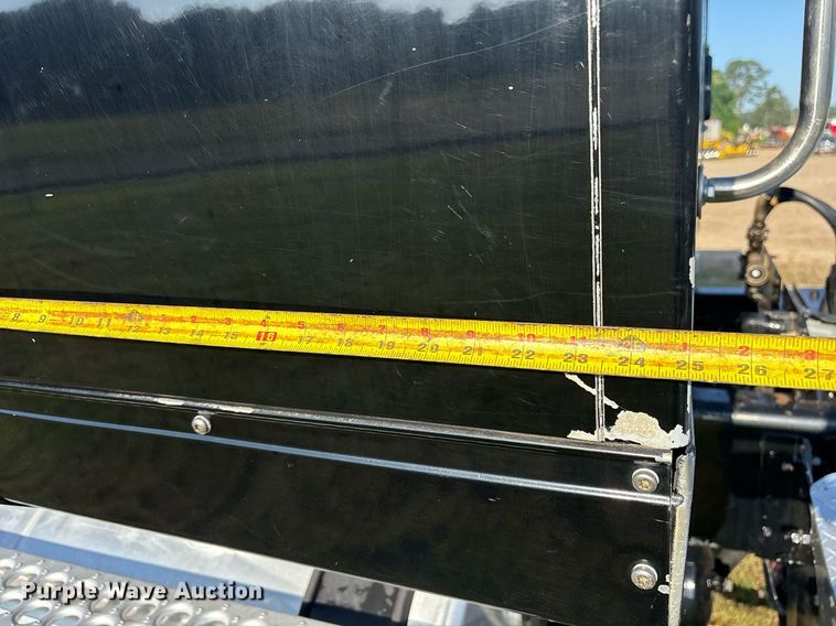 image for item DM1920 2007 Western Star 4900 semi truck