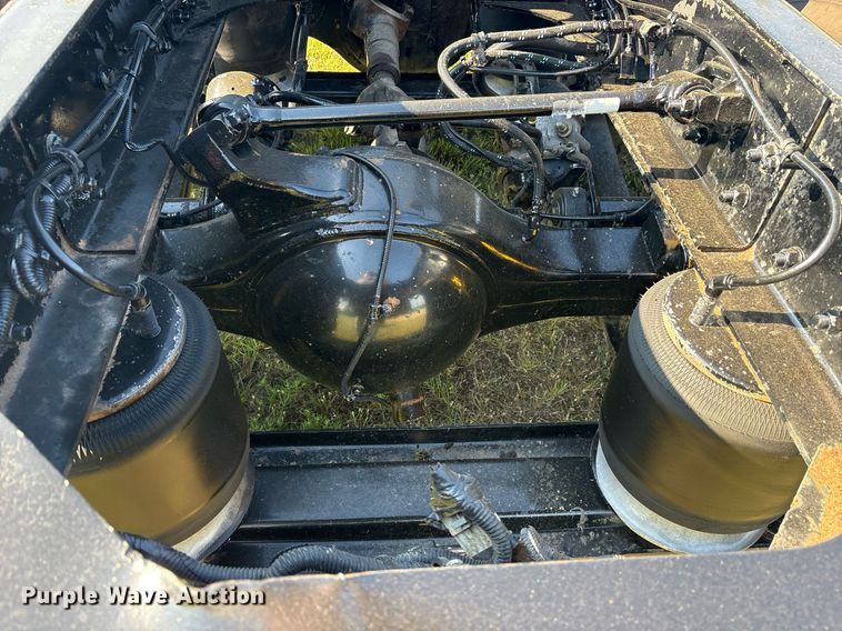 image for item DM1920 2007 Western Star 4900 semi truck