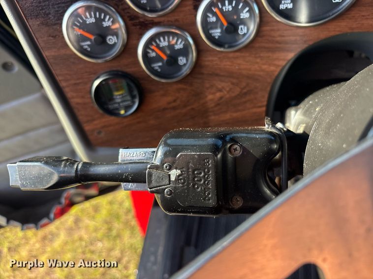 image for item DM1920 2007 Western Star 4900 semi truck