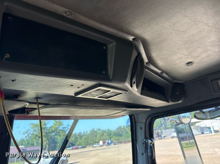 image for item DM1920 2007 Western Star 4900 semi truck