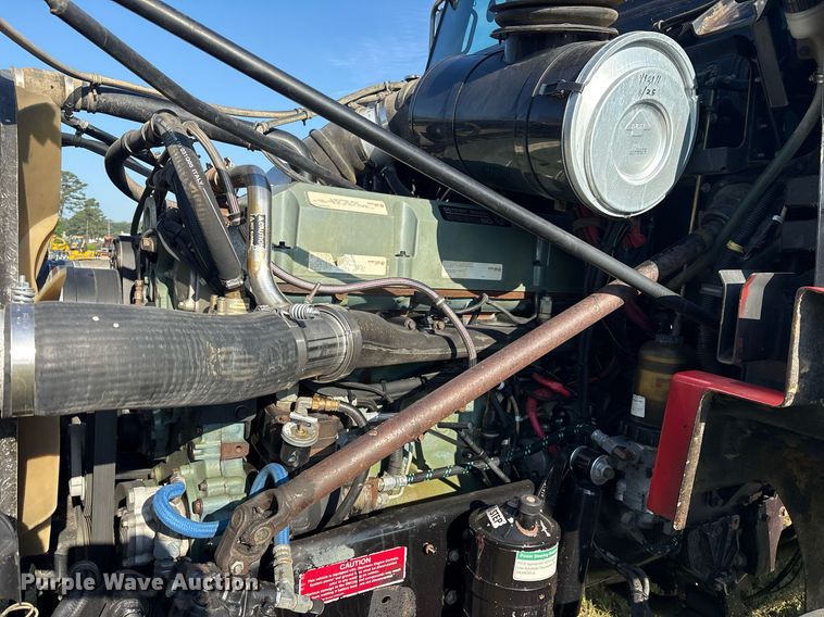 image for item DM1920 2007 Western Star 4900 semi truck