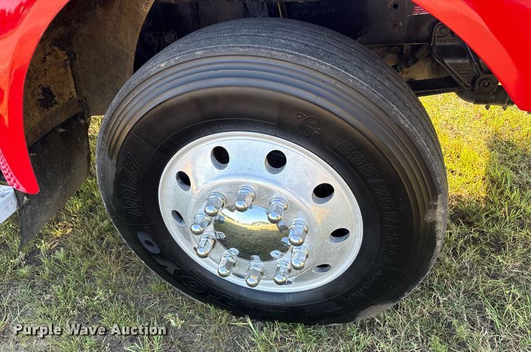 image for item DM1920 2007 Western Star 4900 semi truck