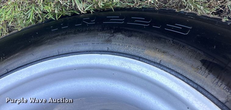 image for item DM1920 2007 Western Star 4900 semi truck