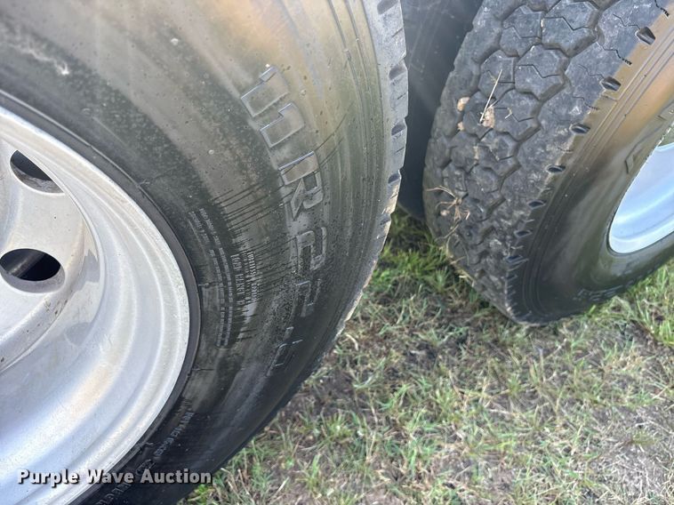 image for item DM1920 2007 Western Star 4900 semi truck