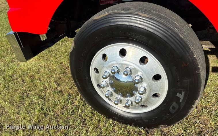 image for item DM1920 2007 Western Star 4900 semi truck