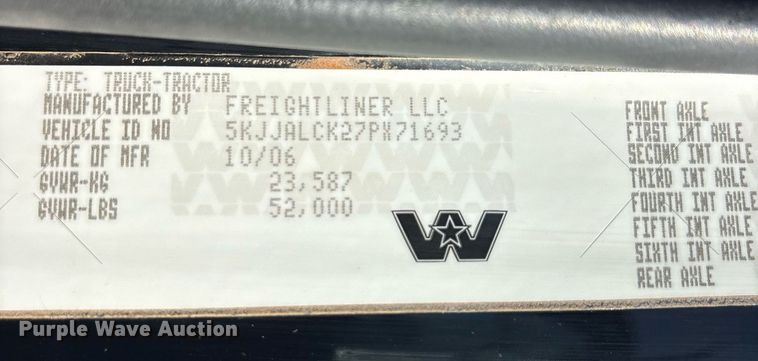 image for item DM1920 2007 Western Star 4900 semi truck