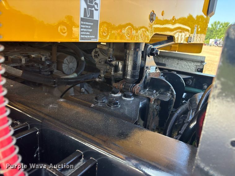 image for item DM1921 2019 Kenworth T680 semi truck