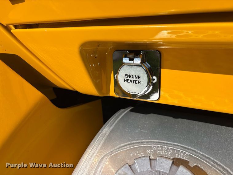 image for item DM1921 2019 Kenworth T680 semi truck