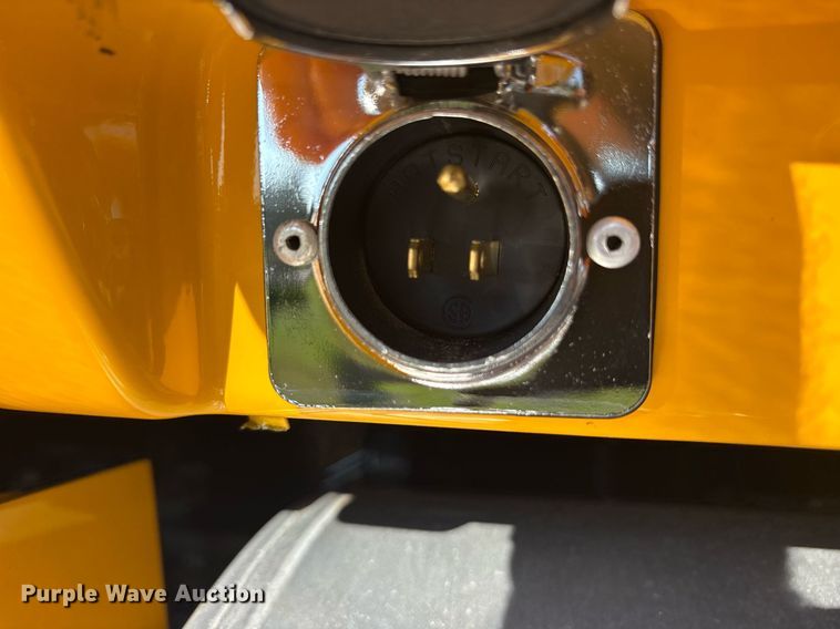 image for item DM1921 2019 Kenworth T680 semi truck