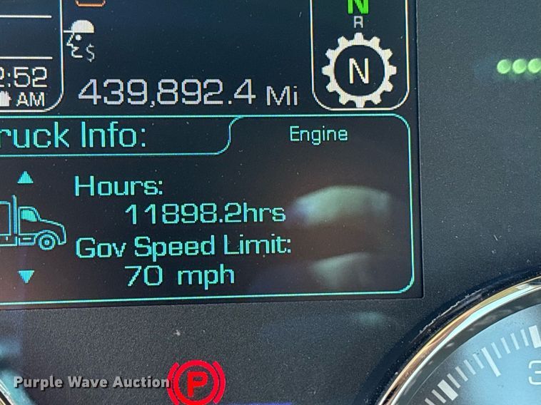 image for item DM1921 2019 Kenworth T680 semi truck