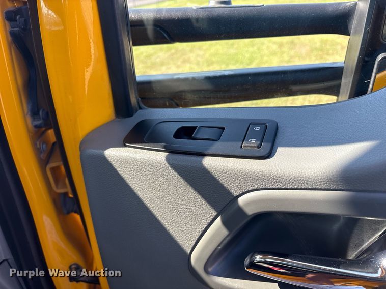 image for item DM1921 2019 Kenworth T680 semi truck