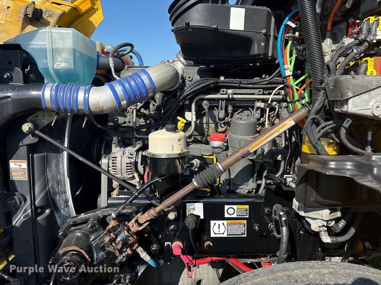 image for item DM1921 2019 Kenworth T680 semi truck