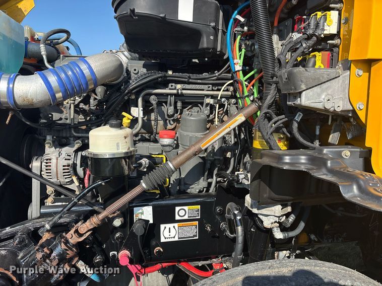 image for item DM1921 2019 Kenworth T680 semi truck