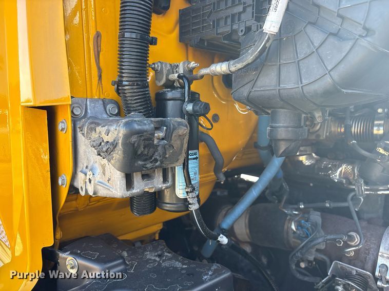 image for item DM1921 2019 Kenworth T680 semi truck