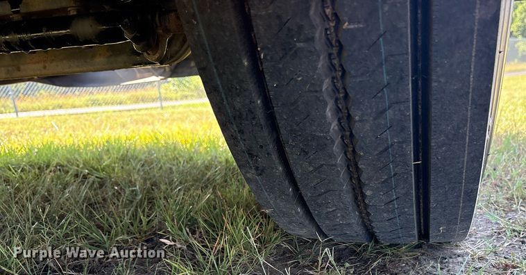 image for item DM1921 2019 Kenworth T680 semi truck