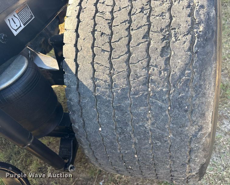 image for item DM1921 2019 Kenworth T680 semi truck