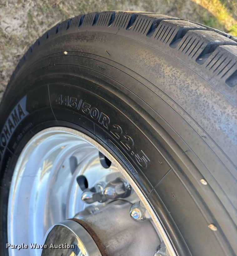 image for item DM1921 2019 Kenworth T680 semi truck