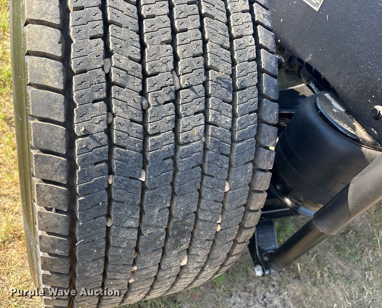 image for item DM1921 2019 Kenworth T680 semi truck