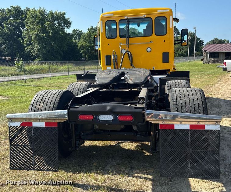 image for item DM1922 2020 Kenworth T680 semi truck