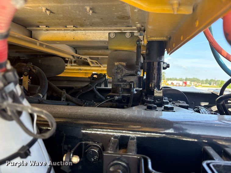 image for item DM1922 2020 Kenworth T680 semi truck