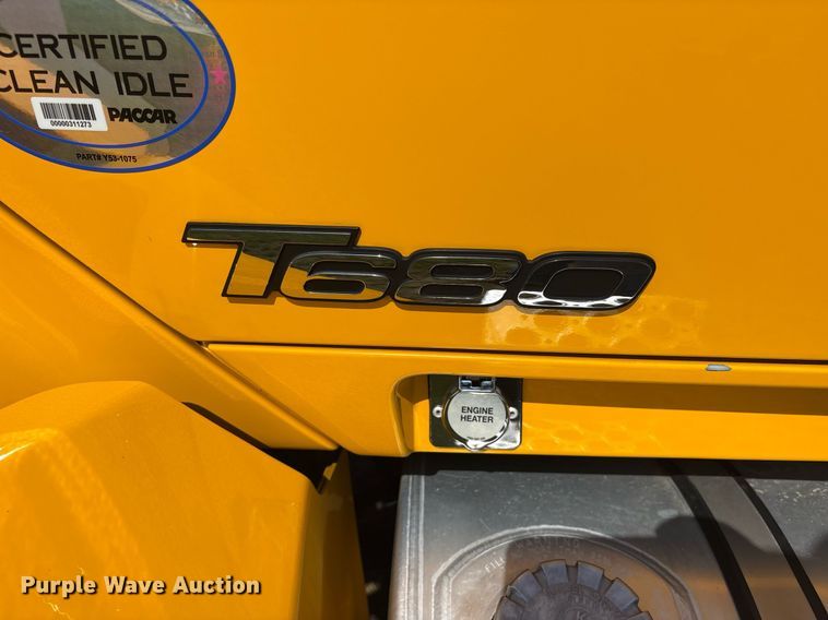 image for item DM1922 2020 Kenworth T680 semi truck