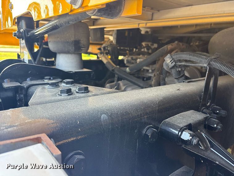 image for item DM1922 2020 Kenworth T680 semi truck