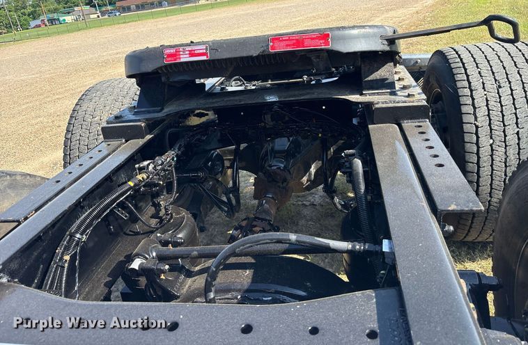 image for item DM1922 2020 Kenworth T680 semi truck