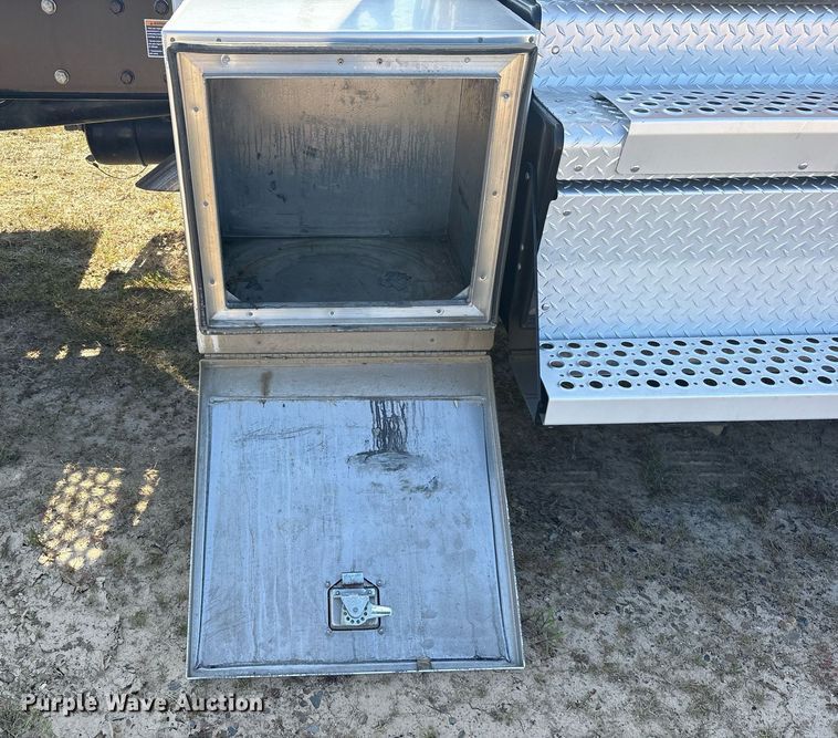 image for item DM1922 2020 Kenworth T680 semi truck