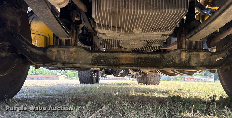 image for item DM1922 2020 Kenworth T680 semi truck