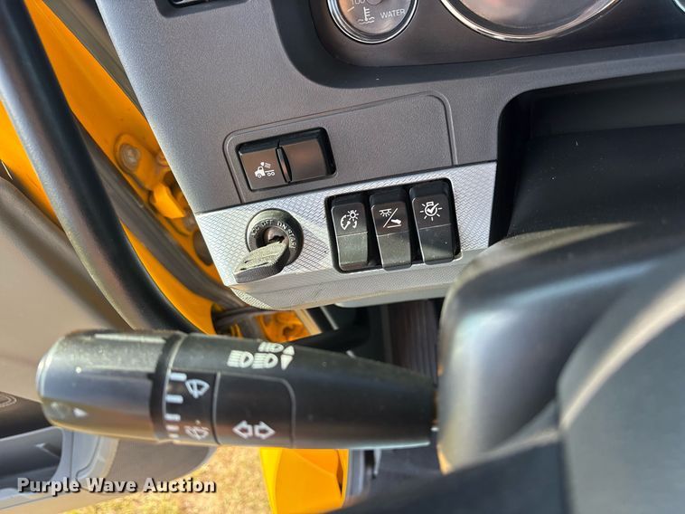 image for item DM1922 2020 Kenworth T680 semi truck