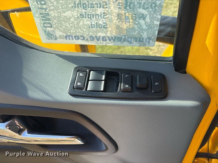 image for item DM1922 2020 Kenworth T680 semi truck