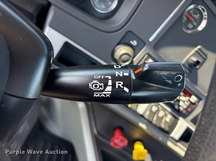 image for item DM1922 2020 Kenworth T680 semi truck