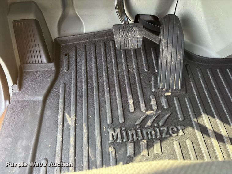 image for item DM1922 2020 Kenworth T680 semi truck