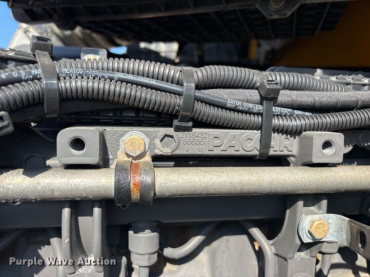 image for item DM1922 2020 Kenworth T680 semi truck