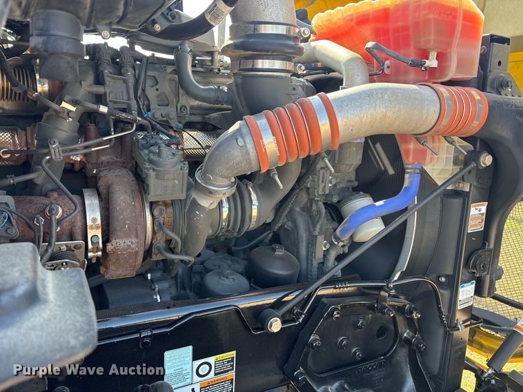 image for item DM1922 2020 Kenworth T680 semi truck