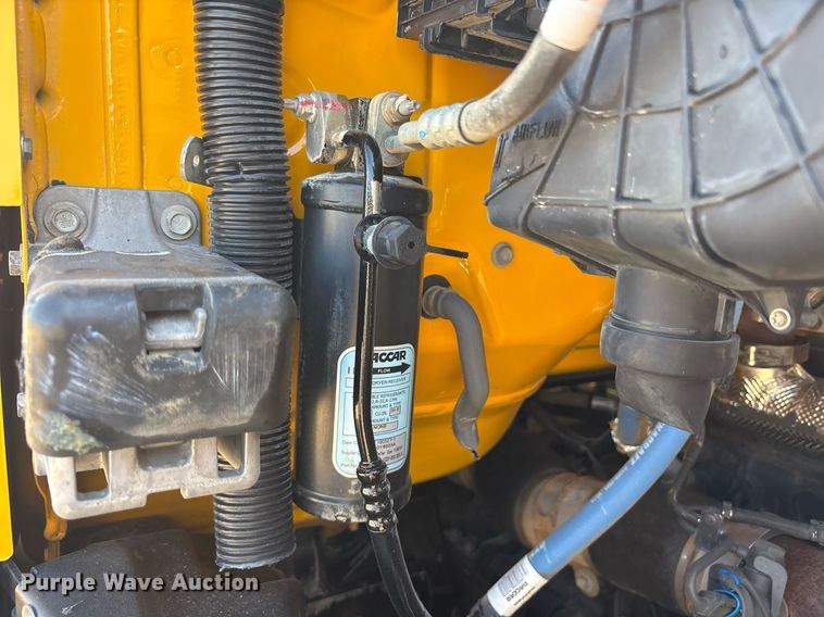 image for item DM1922 2020 Kenworth T680 semi truck