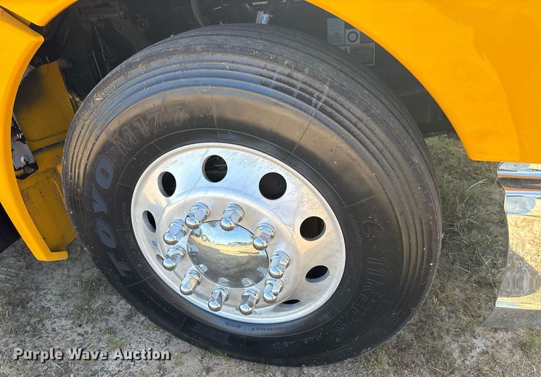 image for item DM1922 2020 Kenworth T680 semi truck