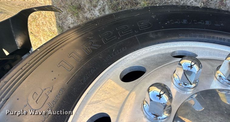 image for item DM1922 2020 Kenworth T680 semi truck