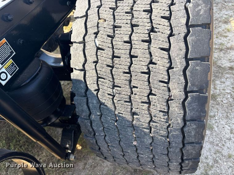 image for item DM1922 2020 Kenworth T680 semi truck