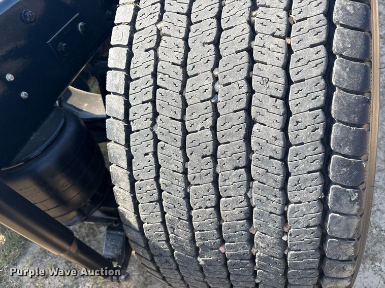 image for item DM1922 2020 Kenworth T680 semi truck