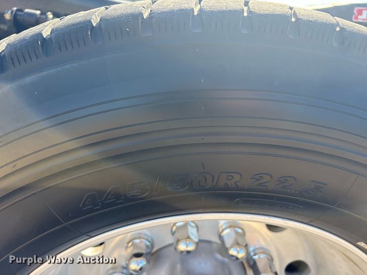 image for item DM1922 2020 Kenworth T680 semi truck