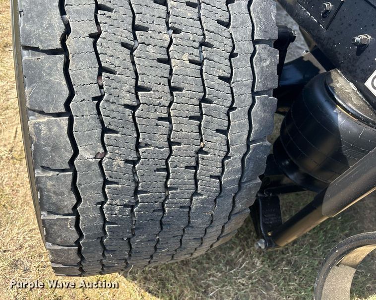 image for item DM1922 2020 Kenworth T680 semi truck