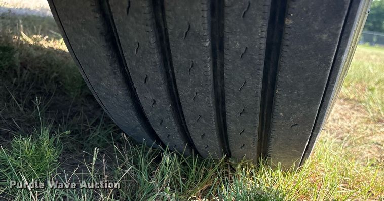 image for item DM1922 2020 Kenworth T680 semi truck